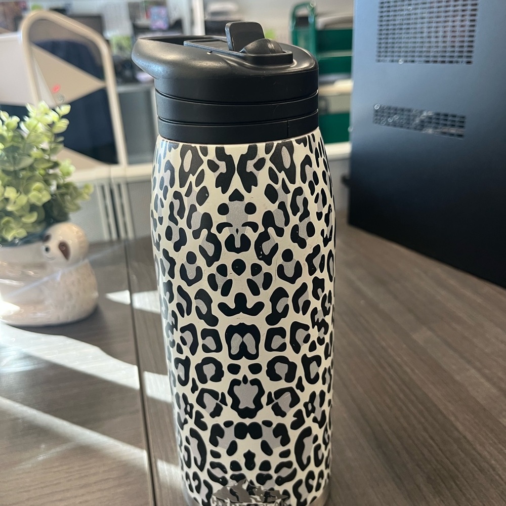 Black and White Leopard Print Travel Mug